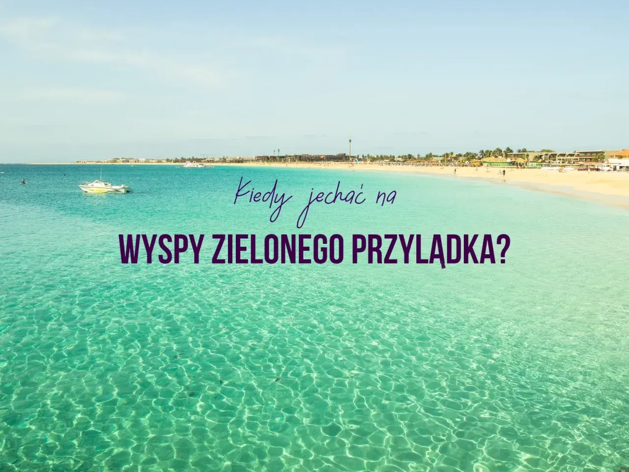 Piękna plaża i turkusowa woda na Wyspach Zielonego Przylądka. Idealna pogoda na wakacje.